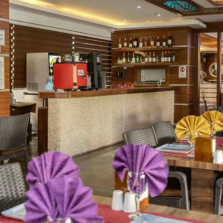 Kleopatra Blue Hawai אלאניה